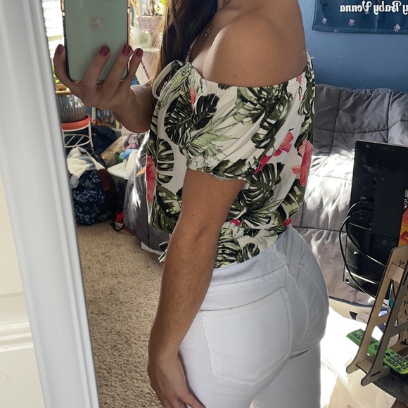 Tropical Print Ruffles Blouse Tee - Picture 3 of 5